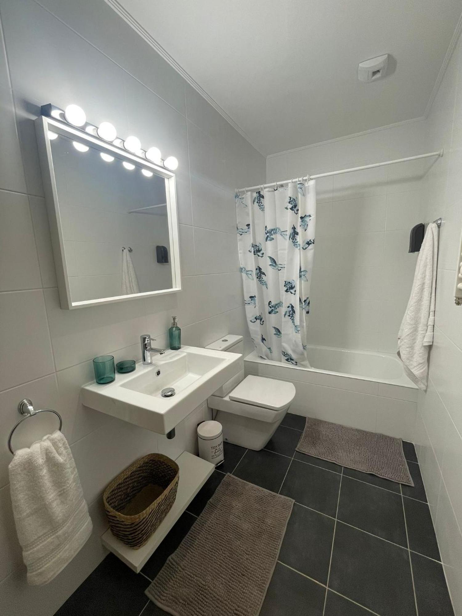 Modern Bilbao Apartment Баракалдо Екстериор снимка